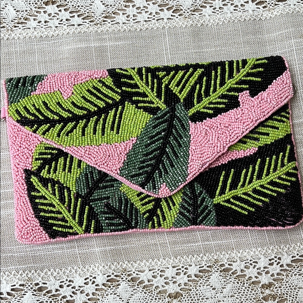 Beaded Leaf Pattern Clutch